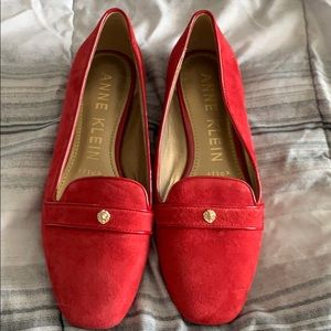 Anne Klein size 6.5 flat red shoes